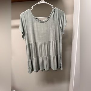 Pink Lilly boutique top sage green light very pretty color